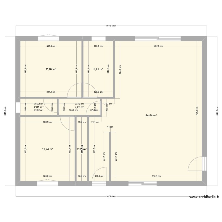 PLAN. Plan de 7 pièces et 79 m2