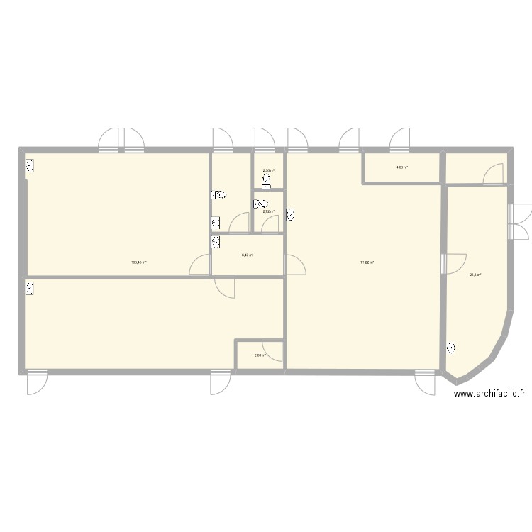 MDA. Plan de 8 pièces et 217 m2