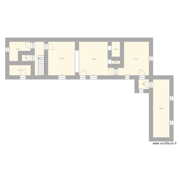 rez chausée. Plan de 11 pièces et 93 m2