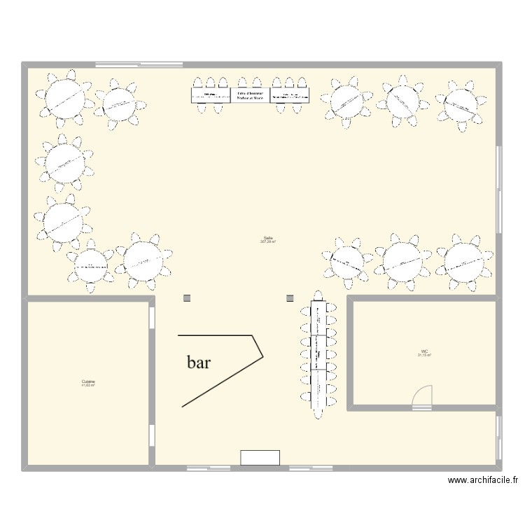 Salle. Plan de 3 pièces et 380 m2