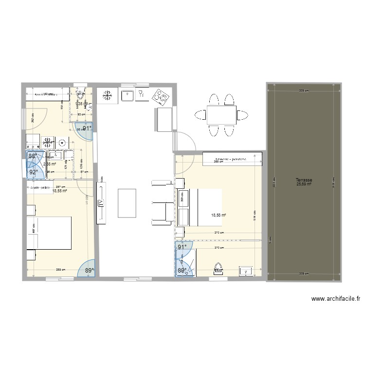 cuisine frigo a gauche. Plan de 5 pièces et 67 m2