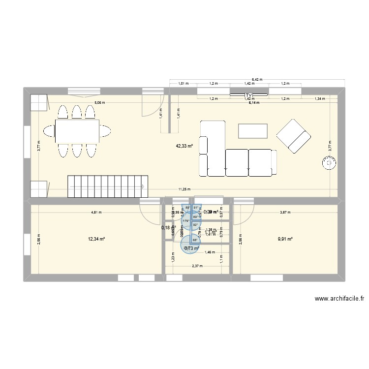 plan. Plan de 7 pièces et 70 m2