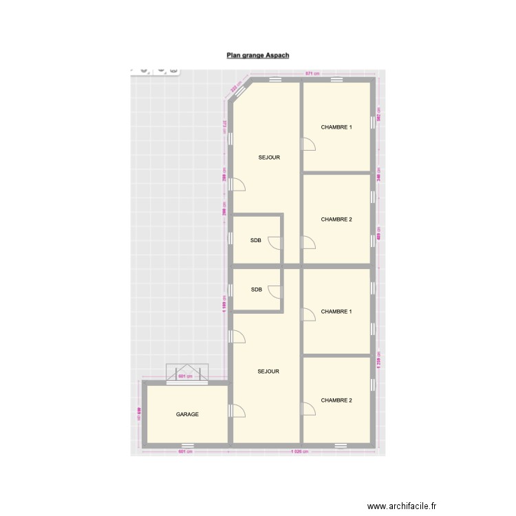 grange. Plan de 9 pièces et 738 m2