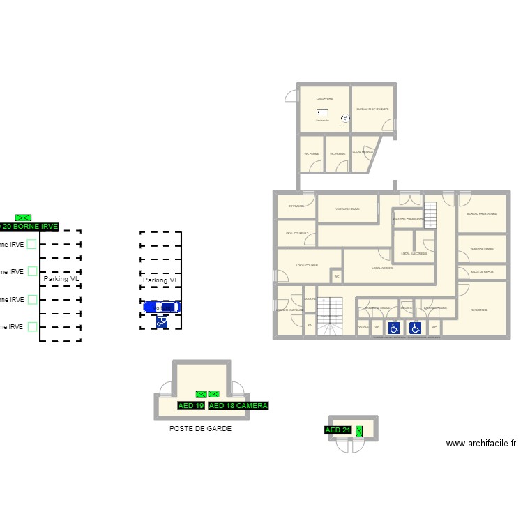 EXTERIEUR. Plan de 32 pièces et 193 m2