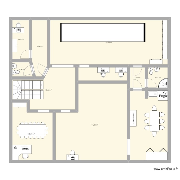 plan stage. Plan de 11 pièces et 170 m2