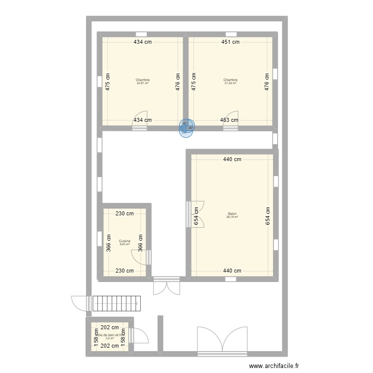 Mbout. Plan de 5 pièces et 82 m2