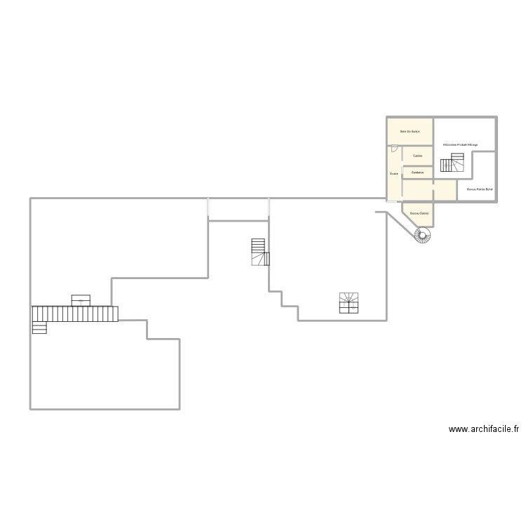 station etage . Plan de 8 pièces et 11 m2