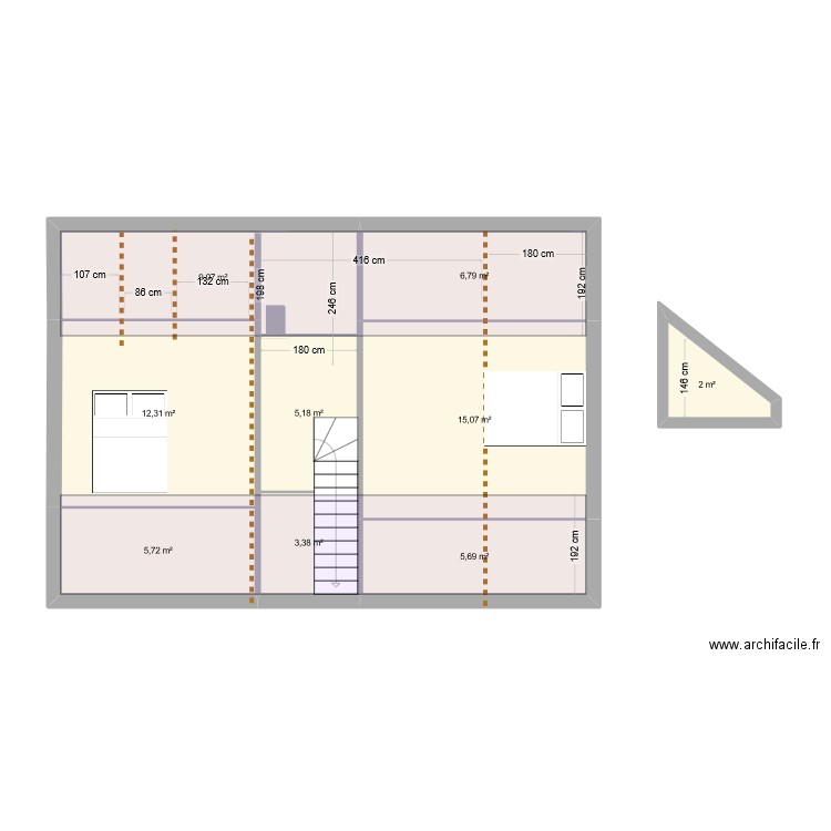 grenier 2. Plan de 9 pièces et 65 m2