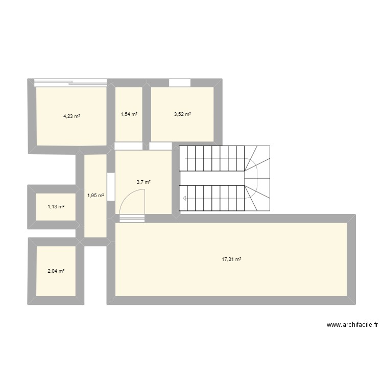 moi. Plan de 8 pièces et 35 m2