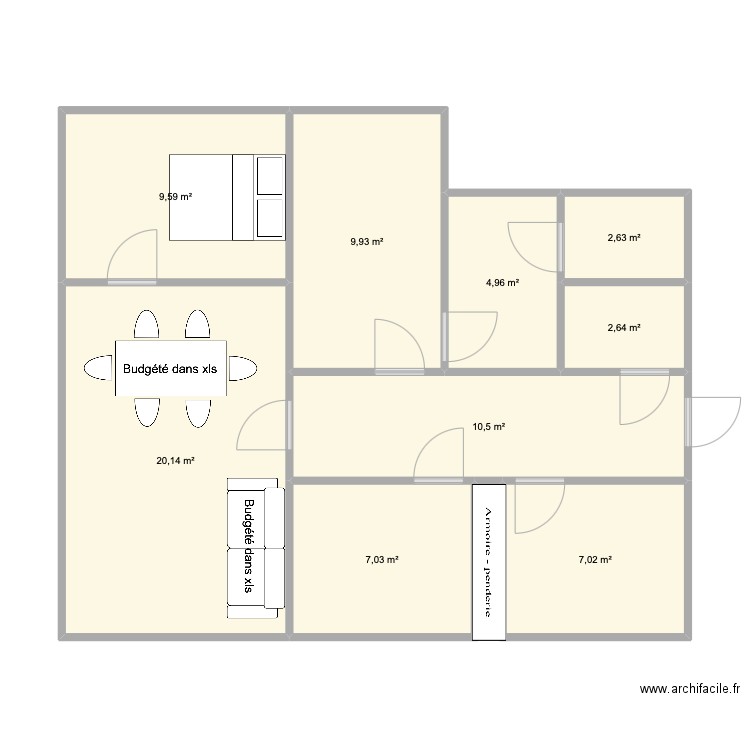 Salou. Plan de 9 pièces et 74 m2