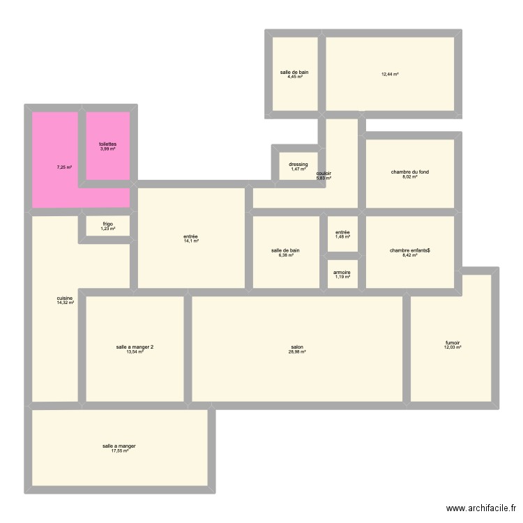 mam. Plan de 18 pièces et 163 m2