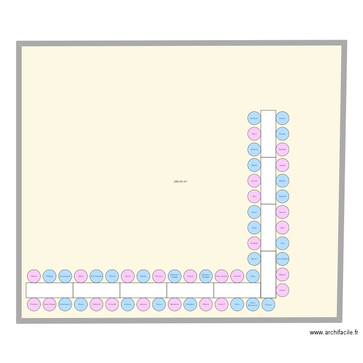 Plan de table baptême. Plan de 1 pièce et 246 m2