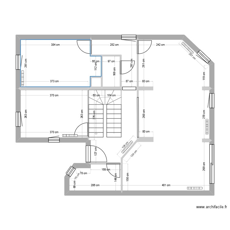 Malissol-rdc. Plan de 8 pièces et 73 m2