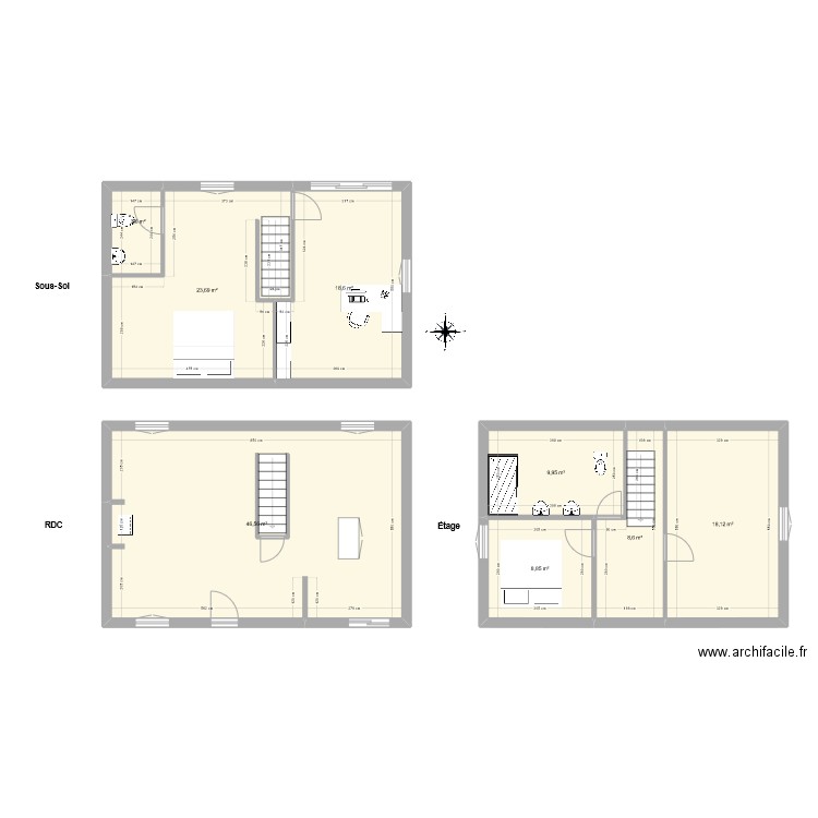 Maison meubles. Plan de 8 pièces et 138 m2