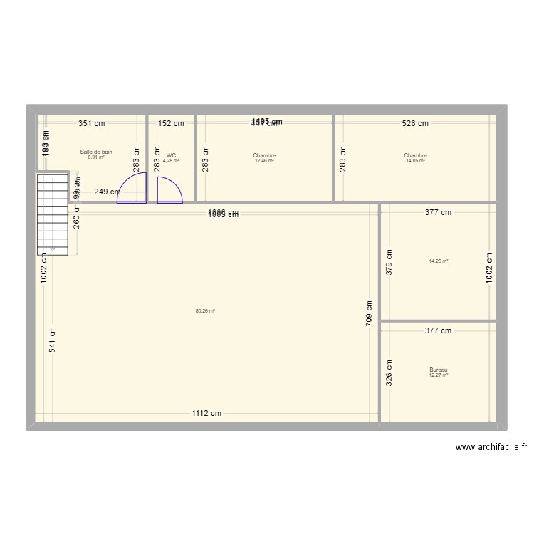 garage fours. Plan de 7 pièces et 147 m2