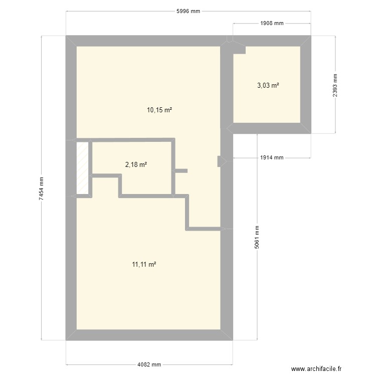 apt 21. Plan de 5 pièces et 27 m2