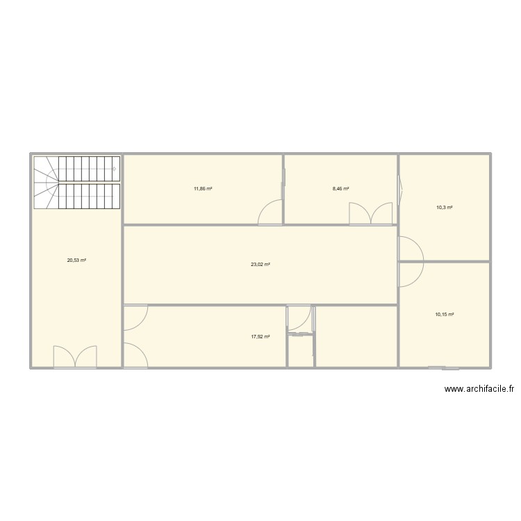 RDC. Plan de 7 pièces et 102 m2