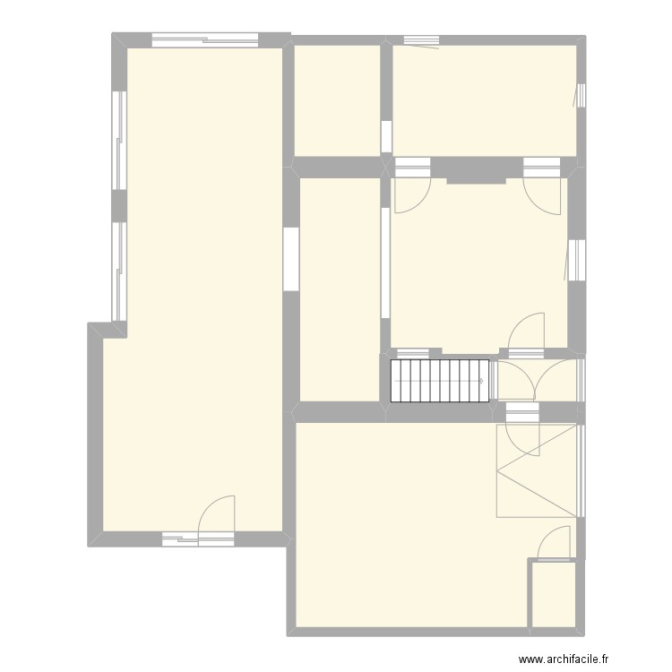 Rez maison. Plan de 9 pièces et 140 m2