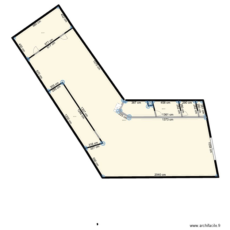 plan local. Plan de 5 pièces et 474 m2