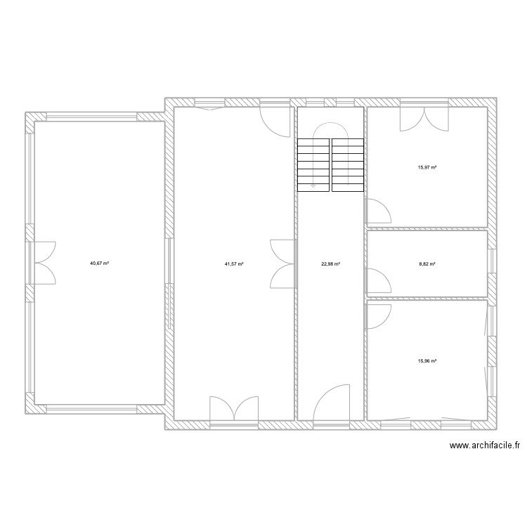 Agra. Plan de 6 pièces et 146 m2