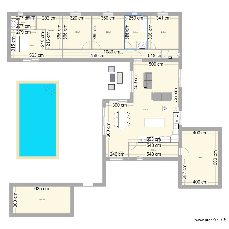 Plan modifié 1. Plan de 12 pièces et 198 m2