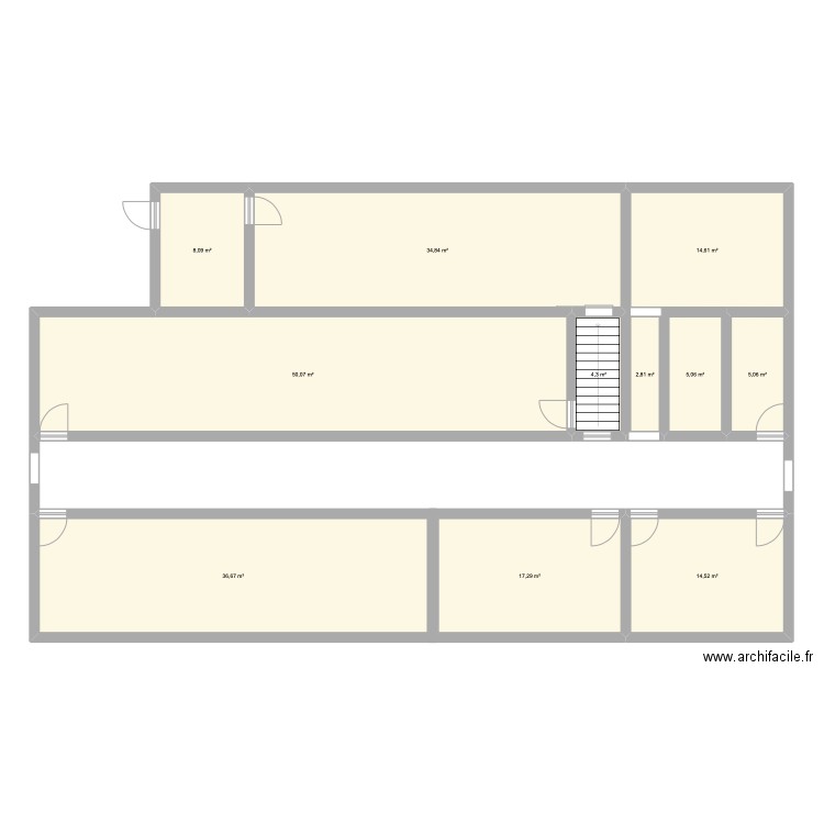 Bât élevage. Plan de 11 pièces et 193 m2