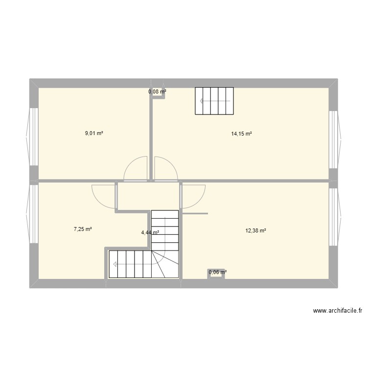 Etage. Plan de 7 pièces et 48 m2