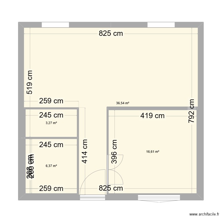 cour 1. Plan de 4 pièces et 81 m2