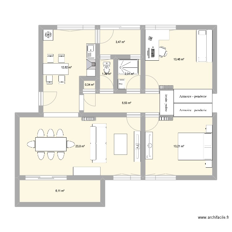 appart cote rail rénové. Plan de 10 pièces et 82 m2