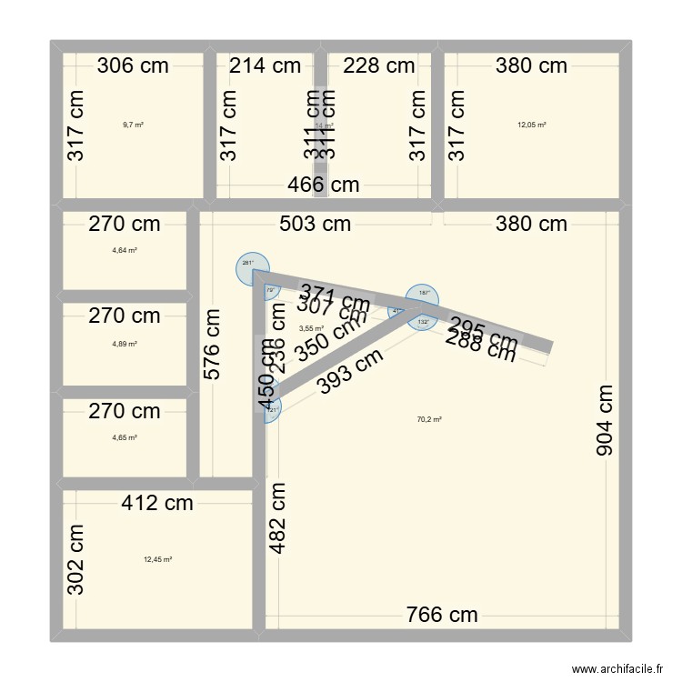 institut. Plan de 9 pièces et 136 m2