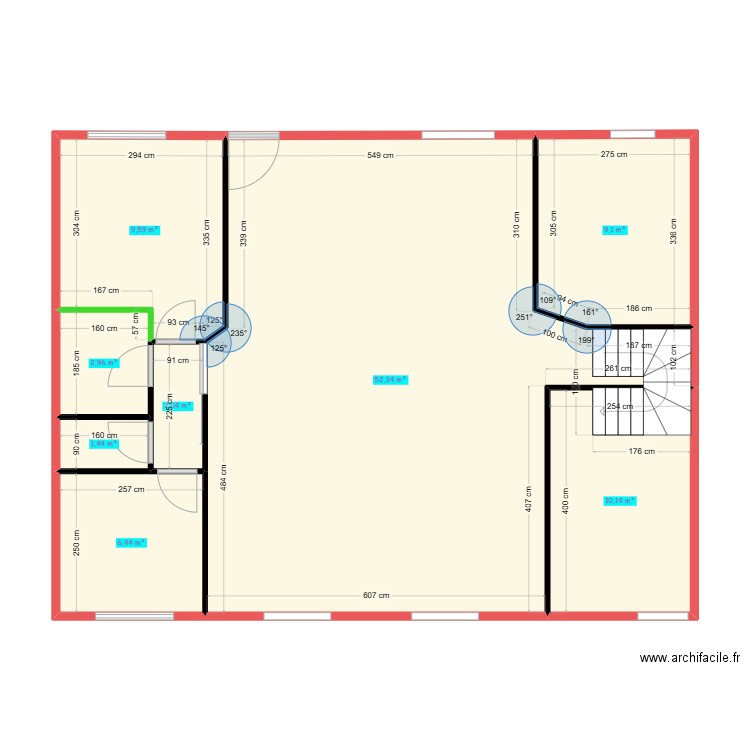 REZ . Plan de 8 pièces et 94 m2