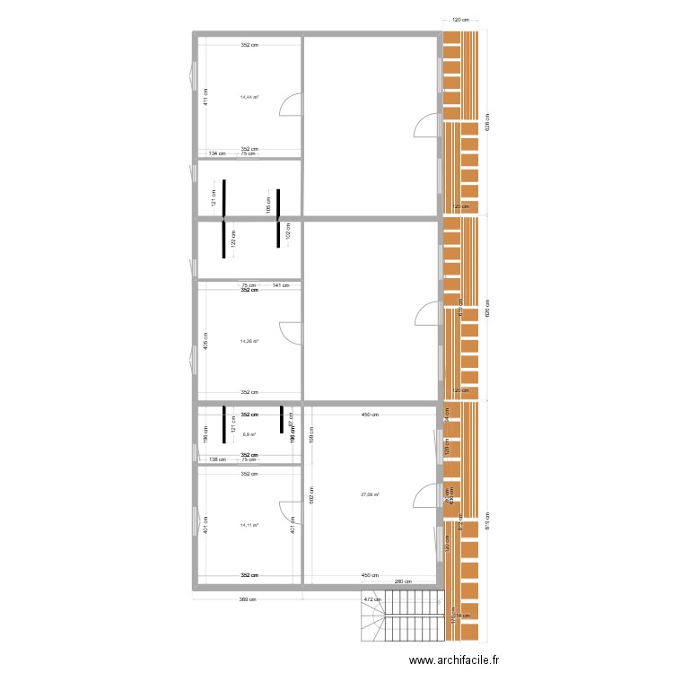 Bloc 3 appartements. Plan de 5 pièces et 77 m2