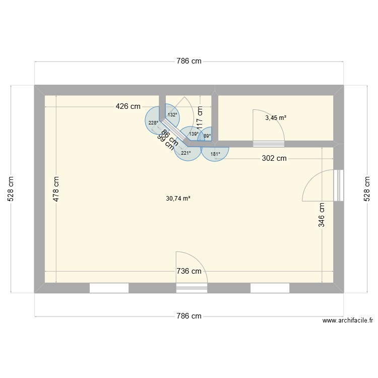 Rez de jardin. Plan de 2 pièces et 34 m2