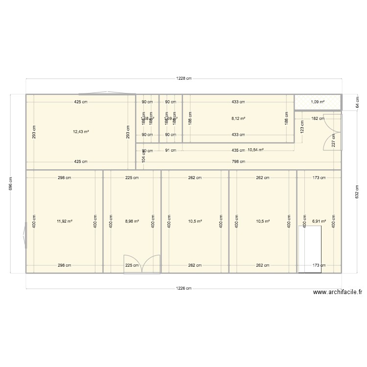 rdc V3. Plan de 11 pièces et 84 m2