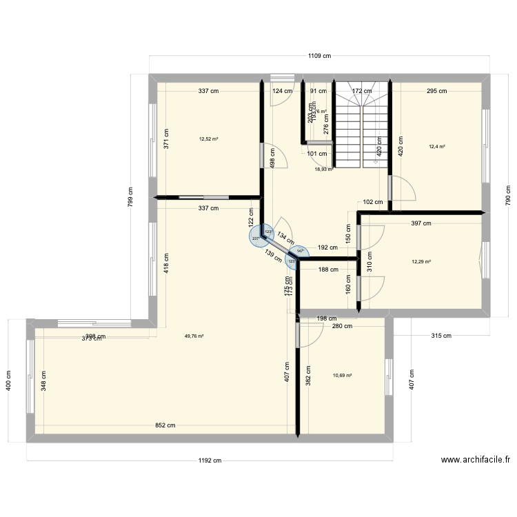 RDC Houilles. Plan de 7 pièces et 118 m2