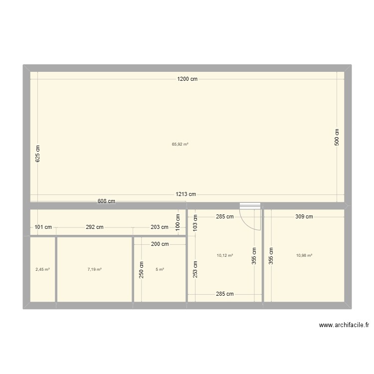 essai. Plan de 6 pièces et 102 m2