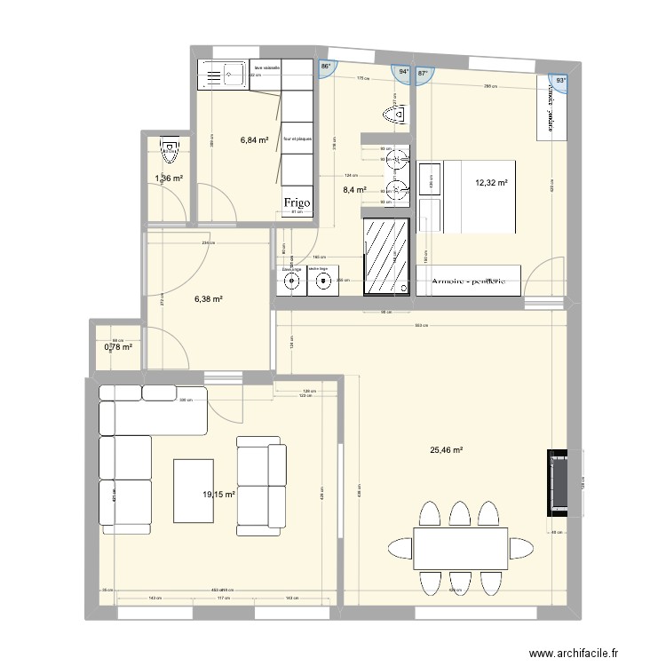 V1_Poussinette. Plan de 8 pièces et 81 m2