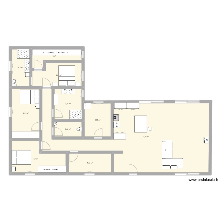 maison. Plan de 10 pièces et 150 m2