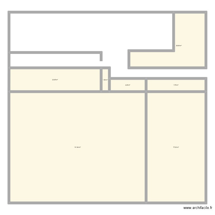 Deuxième salle. Plan de 7 pièces et 326 m2