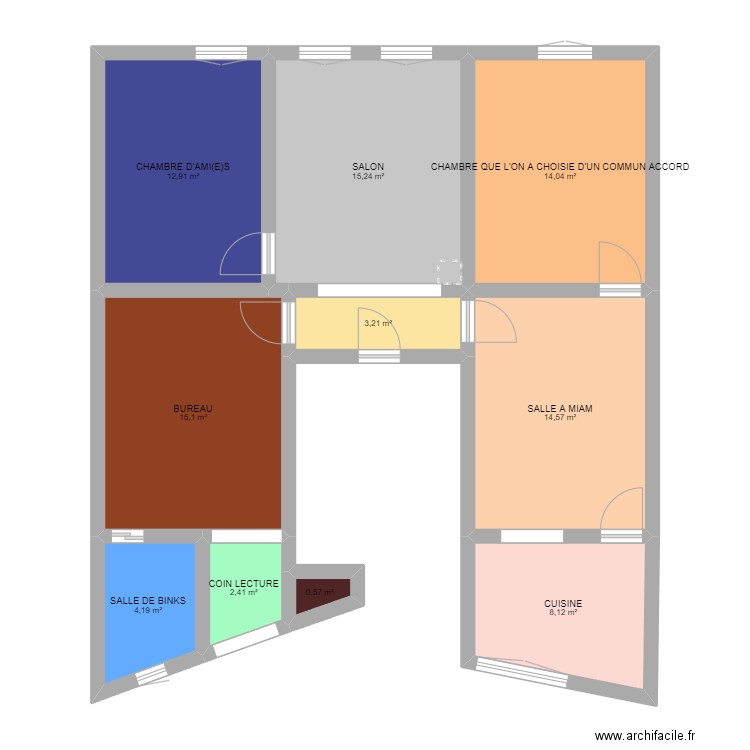 RIU. Plan de 10 pièces et 90 m2