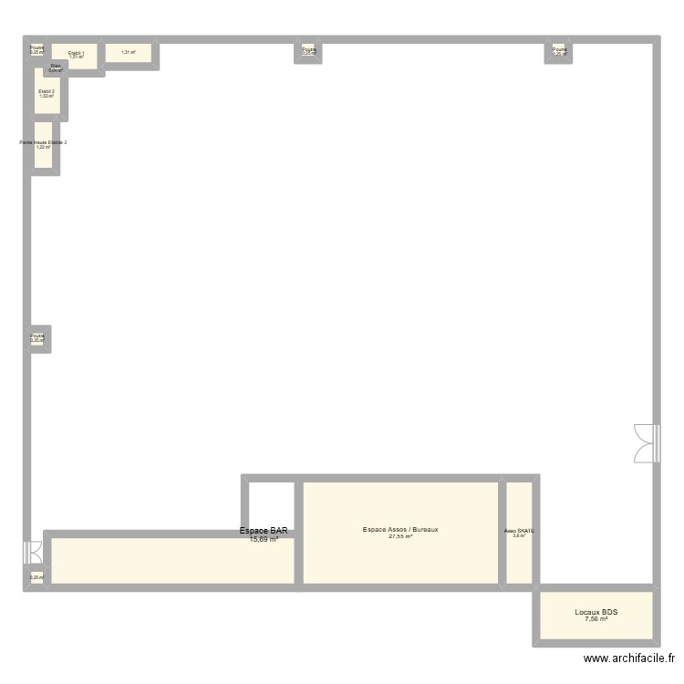 Plan Salle Brute. Plan de 18 pièces et 445 m2