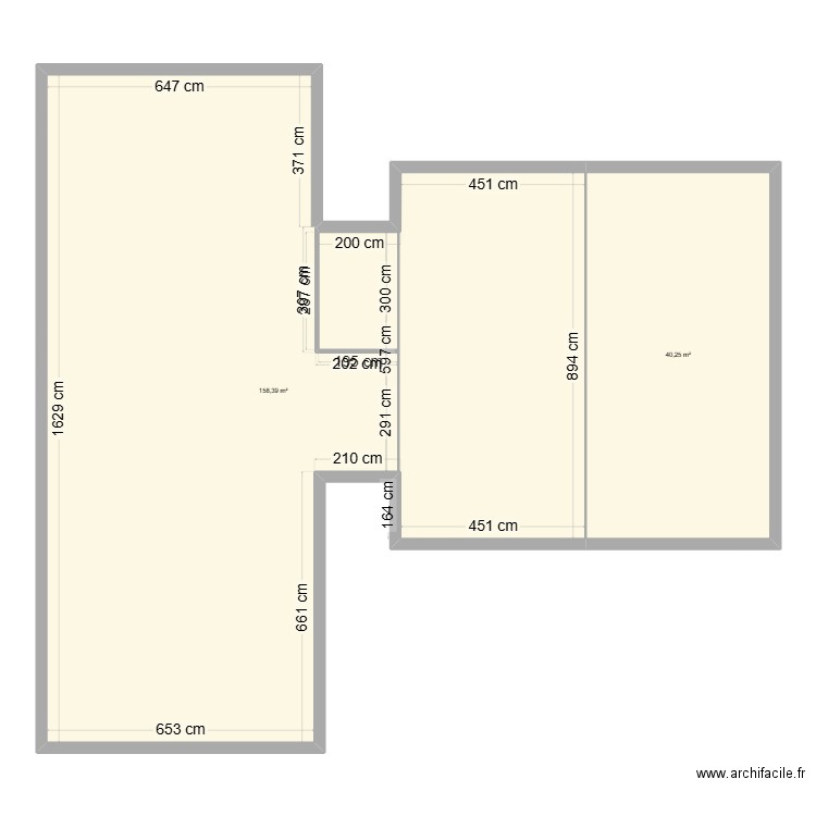 ST SYMPHORIEN LE CHATEAU. Plan de 2 pièces et 199 m2