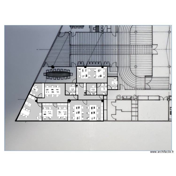 SD2.2.2. Plan de 11 pièces et 180 m2