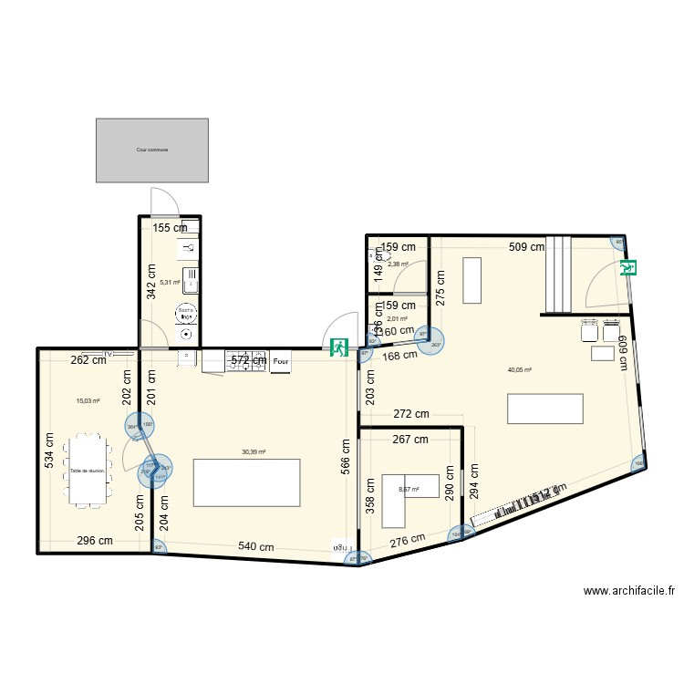 local. Plan de 7 pièces et 104 m2