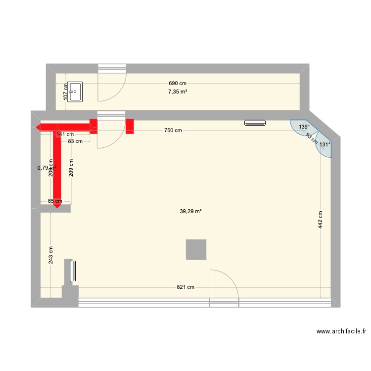 Magasin 16 Place Senis. Plan de 3 pièces et 47 m2