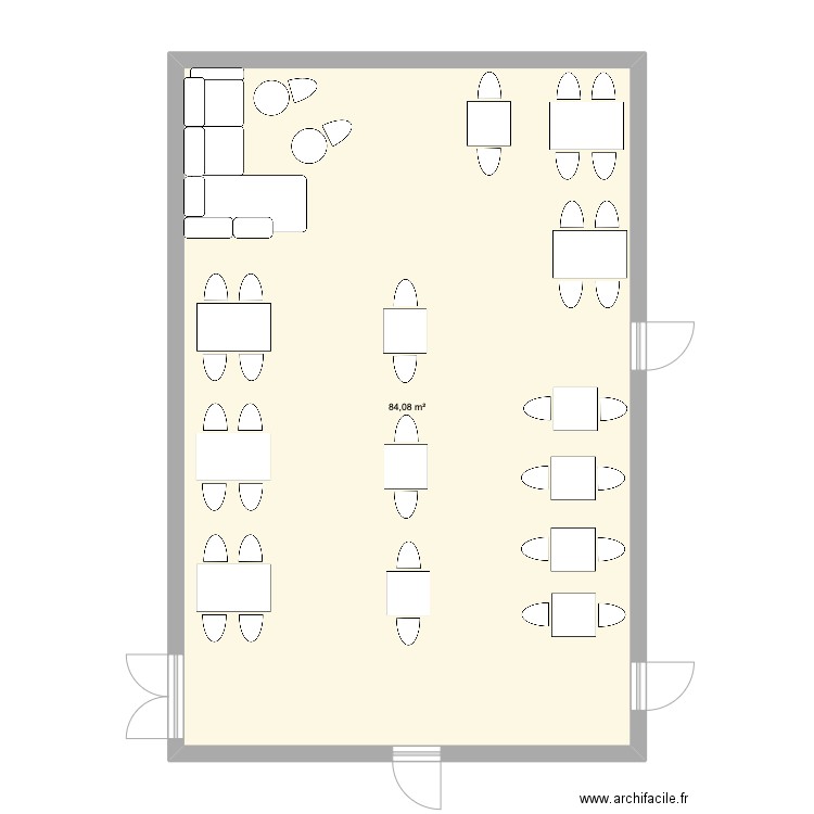 terrasse. Plan de 1 pièce et 84 m2