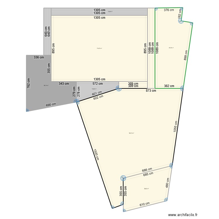 Chapelle. Plan de 10 pièces et 417 m2