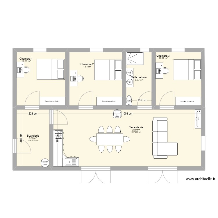 Maison en bois. Plan de 6 pièces et 90 m2