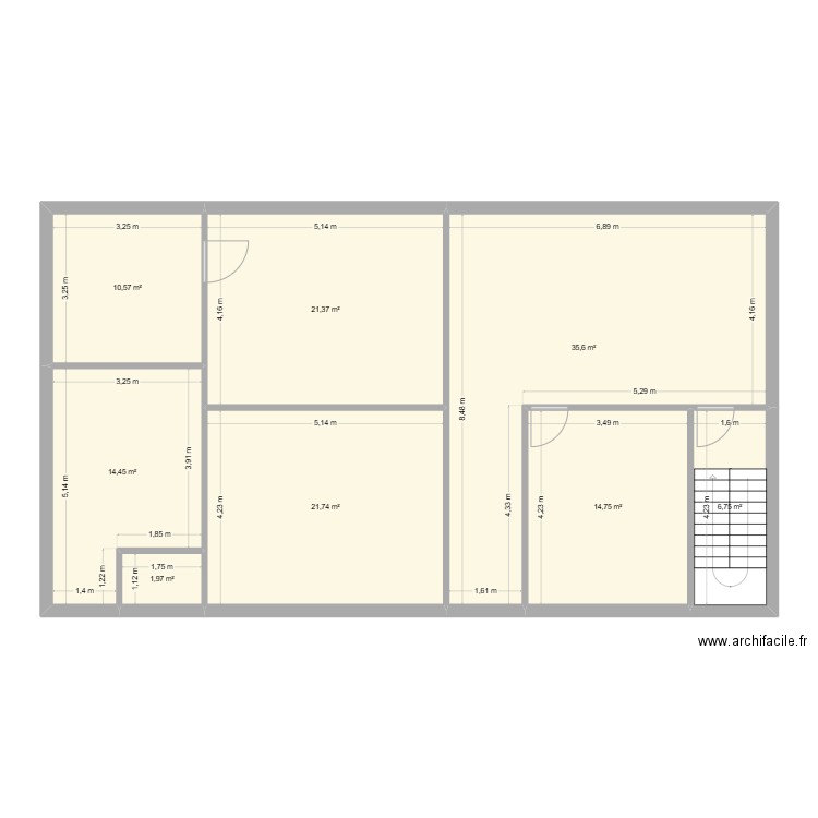 Ancien collège. Plan de 15 pièces et 212 m2