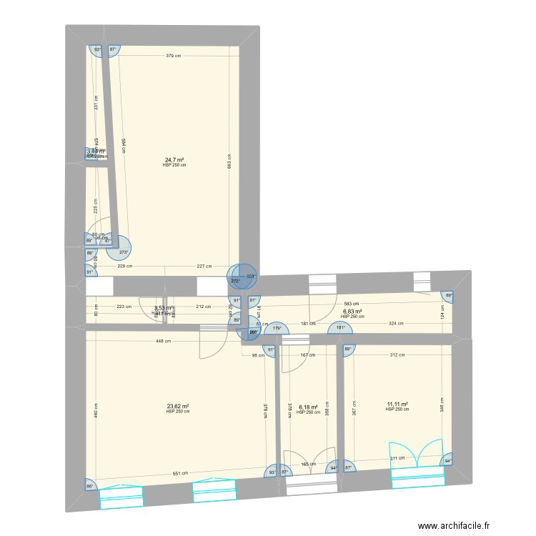 RDC maison des chats. Plan de 7 pièces et 79 m2